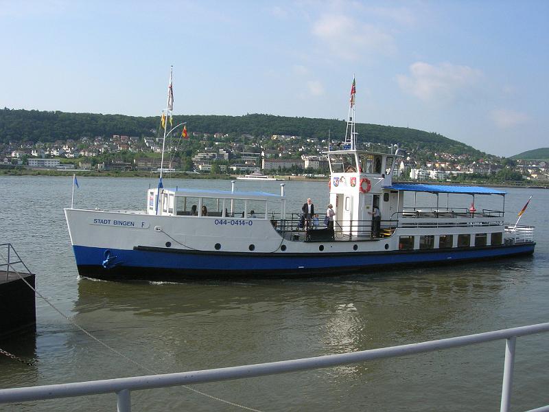 2009-05-Ausflug-Bacharach 006.jpg - Da kommt sie!